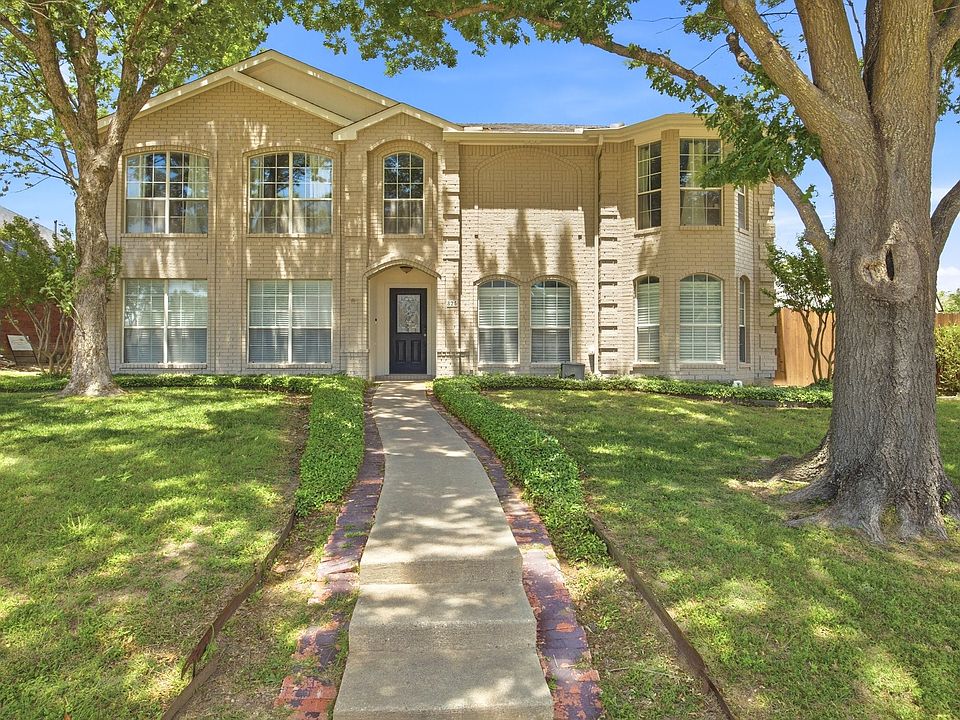 1st image of 825 Forest Edge Ln