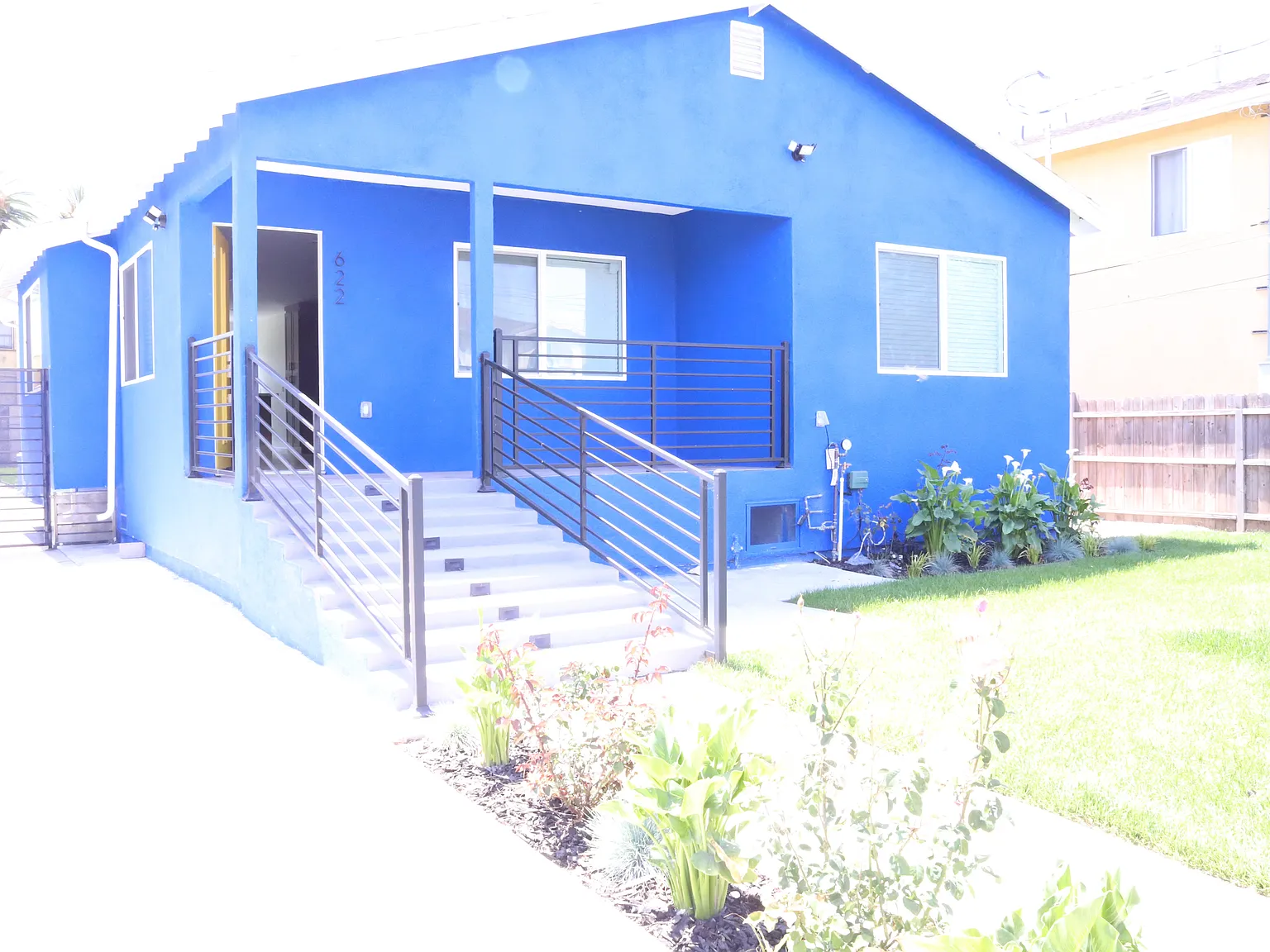 3 bed, 2.5 bath, 1294 sqft, $4,150 — Photo 3
