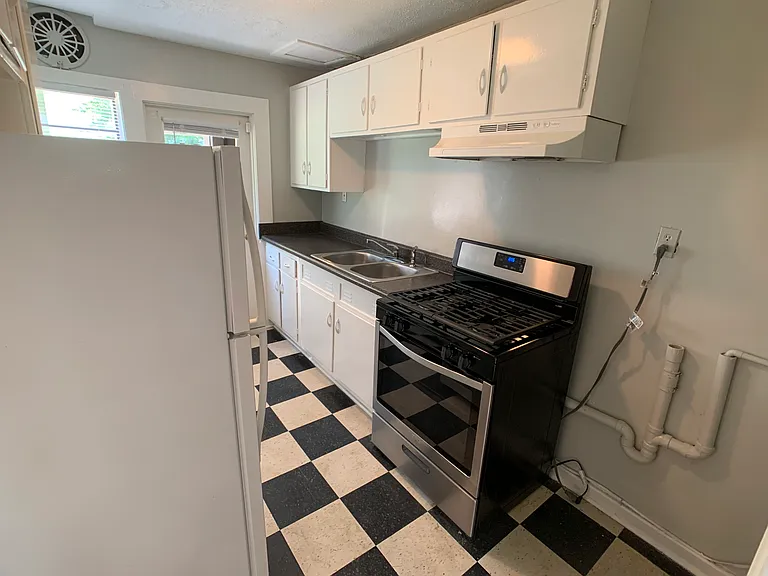 1684 Valley Ave — Photo 30