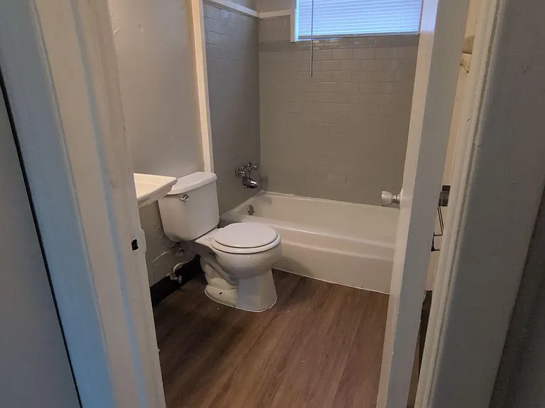 1145 W 25th St #1 — Photo 7