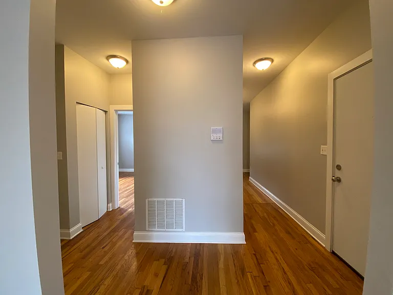 3216 W Argyle St #2 — Photo 4