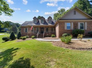 1 W Burkewood Ct, Jamestown, NC 27282