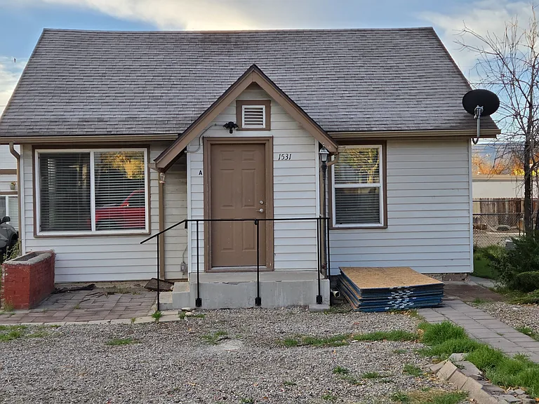 3 bed, 2.0 bath, 1100 sqft, $1,650 — Photo 2