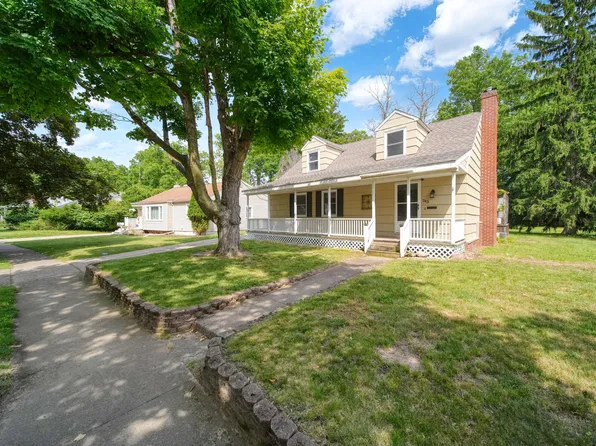 743 Briarcliff Rd, Jackson, MI 49203