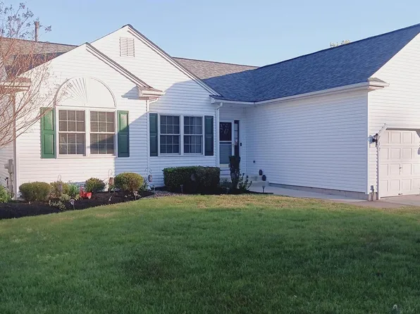 17 Ashley Dr, Delran, NJ 08075