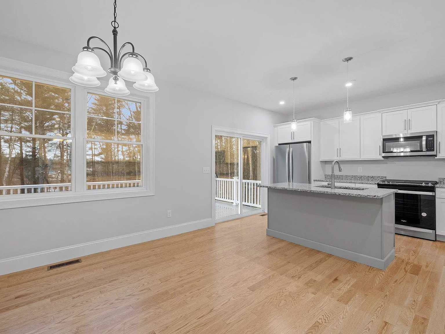 3 bed, 2.5 bath, 1800 sqft, $3,400 — Photo 3