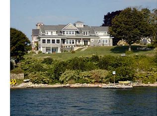 24 Palmer Ct, Groton, CT 06340