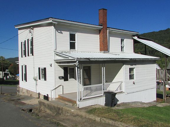 2nd image of 224 S 9th St