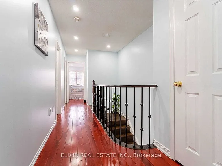 29 Timbertop Cres #UPPER LEVEL — Photo 18