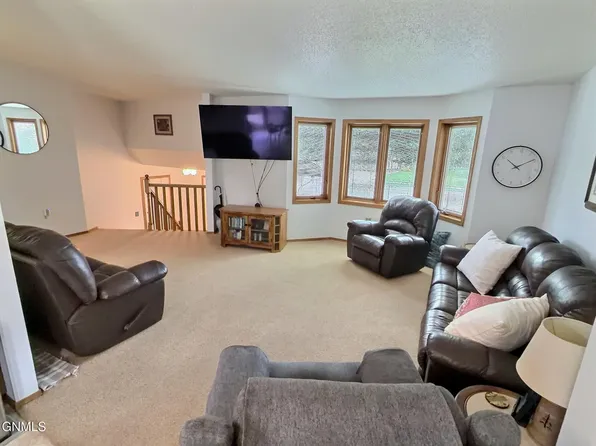 3626 Hackberry St, Bismarck, ND 58503