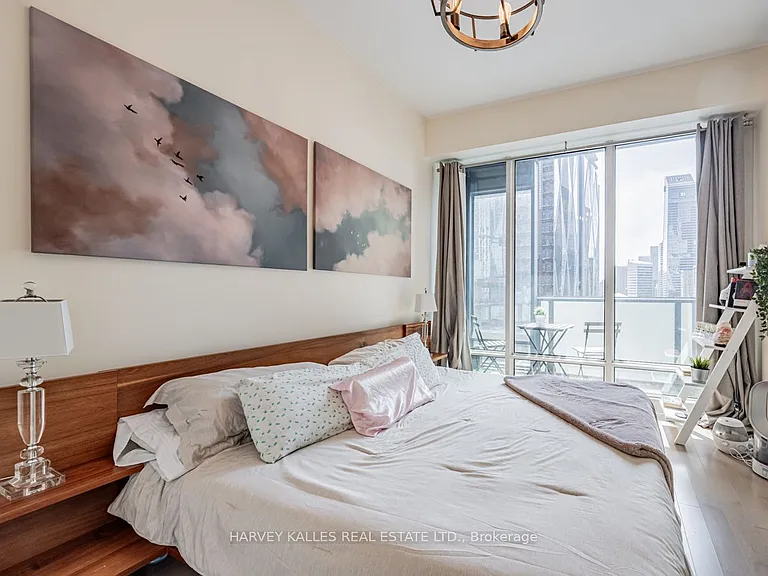 8 The Esplanade #1205 — Photo 20