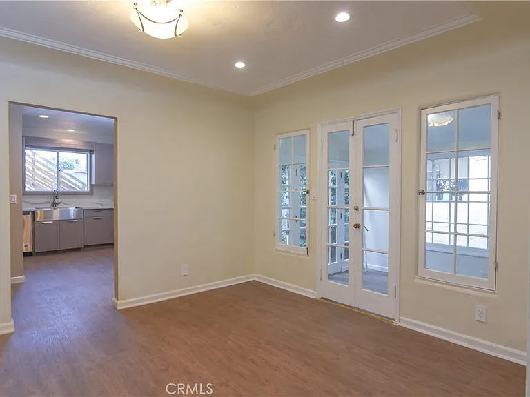 226 S Rexford Dr — Photo 7