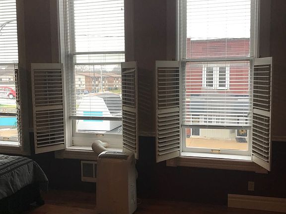 3rd image of 212 Main St #A