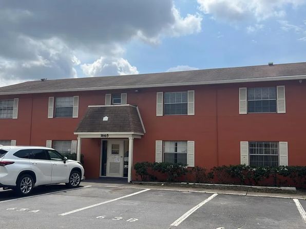 1665 W Oak Ridge Rd #1665D