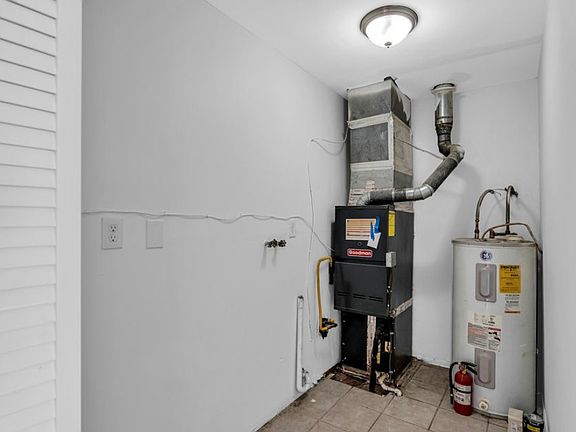 5th image of 879 Egret Dr