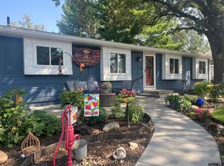 9109 Bellvue Dr, Plattsmouth, NE 68048