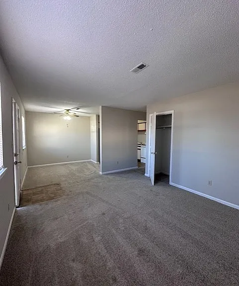 Buckingham Apartments — Photo 16