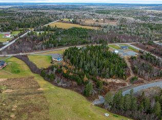 Danyellas Ln, East Hants, NS B0N 1Z0