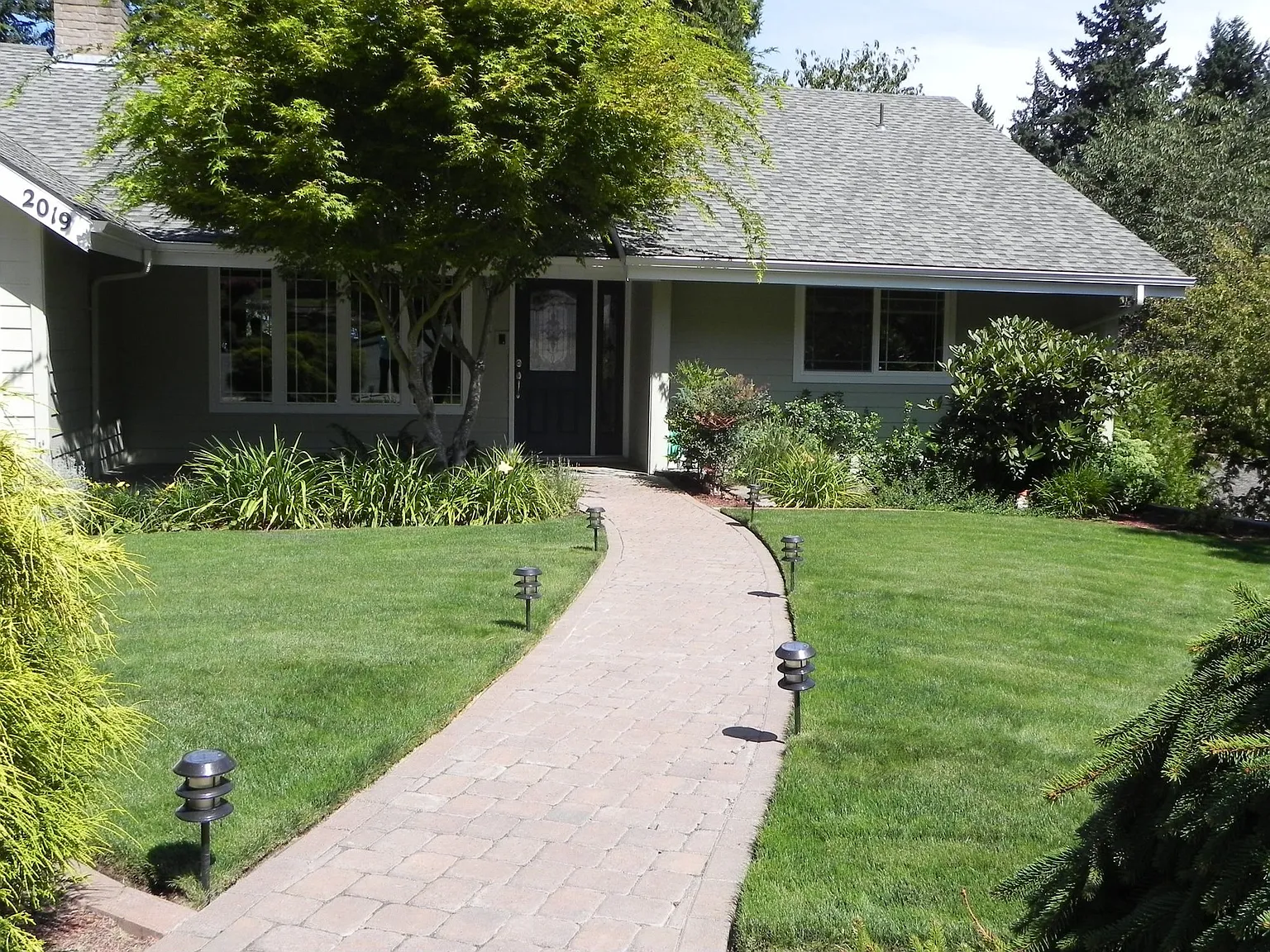 2019 Graham Dr photo 1