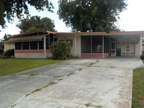 4 Bobcat Trl, Wildwood, FL 34785