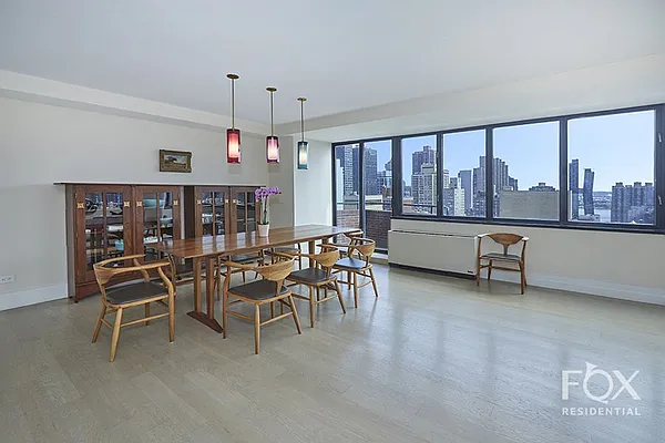 Rented by Fox Residential Group | media 12