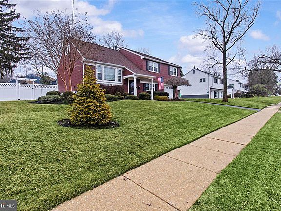 2nd image of 2 Tollhouse Rd