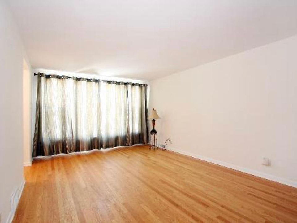 2nd image of 7823 S Moody Ave