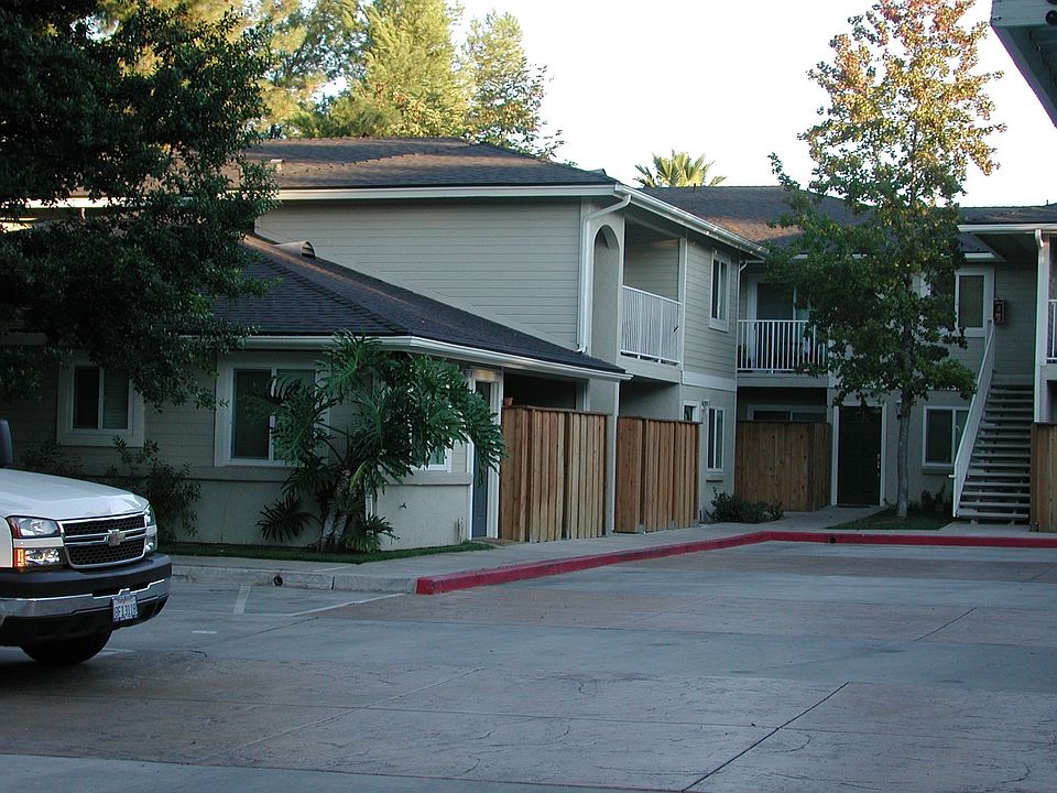 1st image of 980 E Chase Ave Unit 2