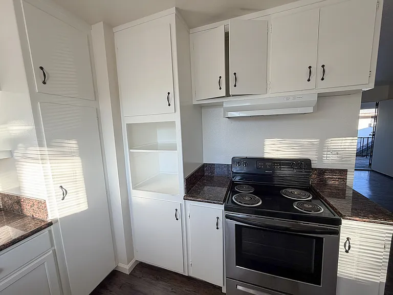 3934 Lugo — Photo 3