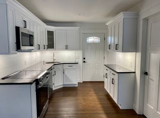 22 Denmore Ln, Old Saybrook, CT 06475