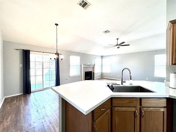 5th image of 2603 Hill Street Cv