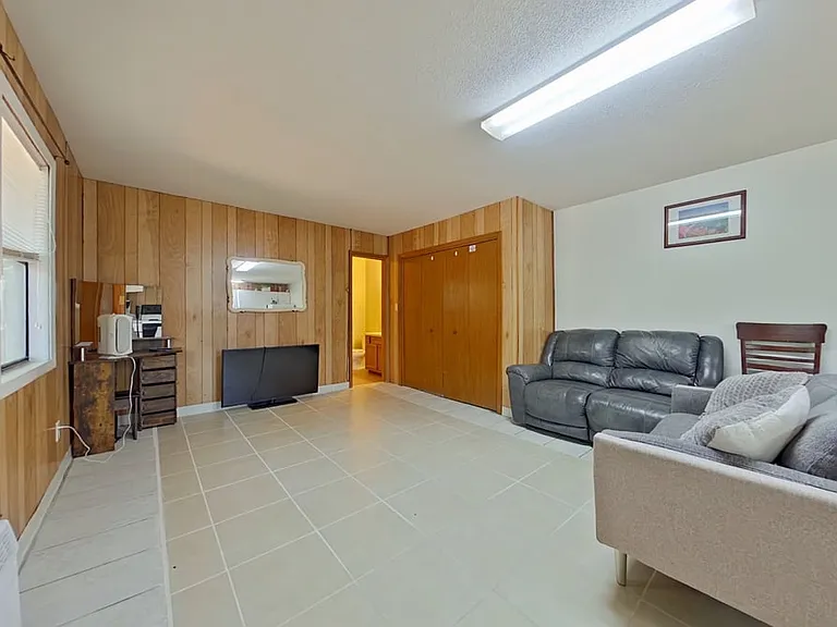 211 Tooke St #O — Photo 3