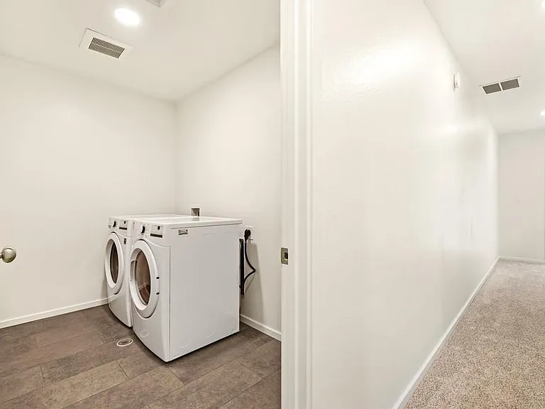 2720 Barnstormer St #3 — Photo 10
