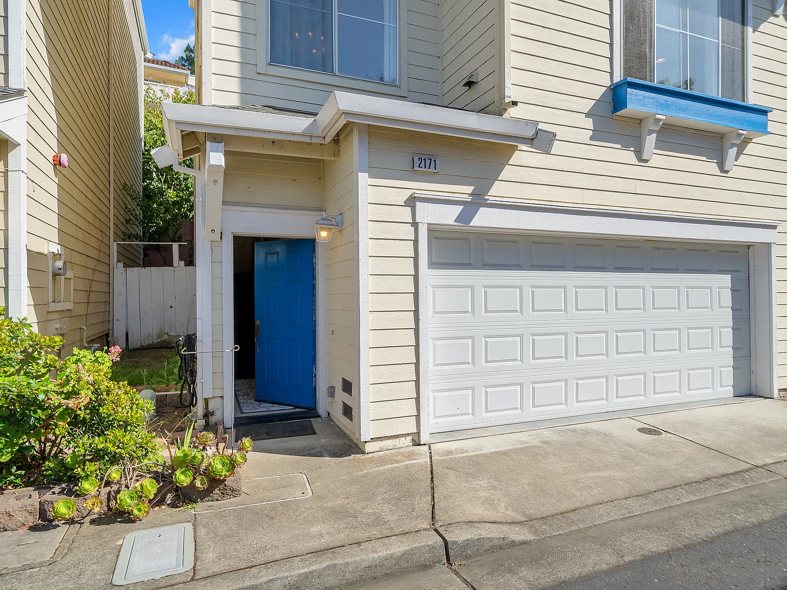 3 bed, 2.5 bath, 1458 sqft, $4,800 — Photo 2