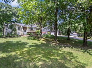 1 Lori Ln, Kittery Point, ME 03905