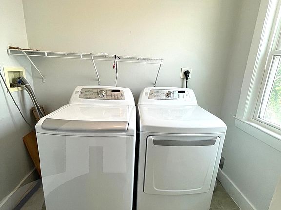 5th image of 67 Raymond Ave #3