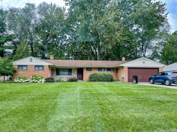 1105 Passolt St, Saginaw, MI 48638