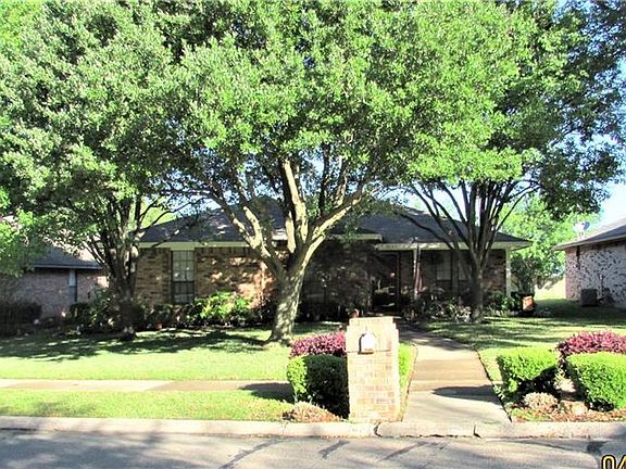 2nd image of 1002 Casa Linda St
