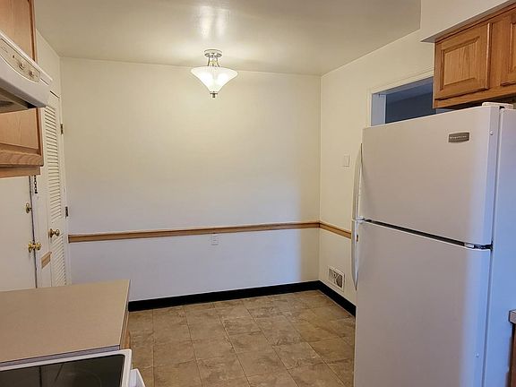 4th image of 492 Treeside Dr #3