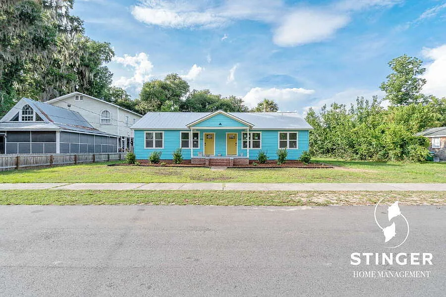 Fully Renovated 2 Bed / 1 Bath Unit For Rent in Port Royal — Photo 4
