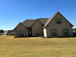107 Eagle View Dr, Senatobia, MS 38668