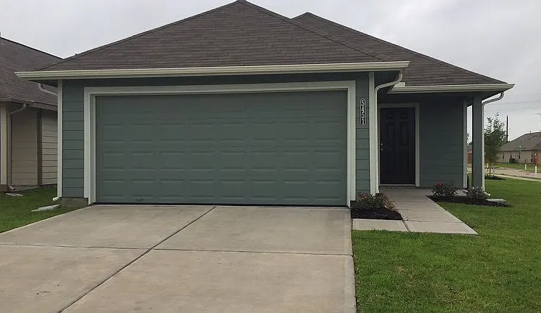 5451 Latta Plantation Dr — Photo 1