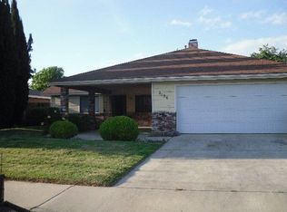 2136 White Chapel Way, Porterville, CA 93257