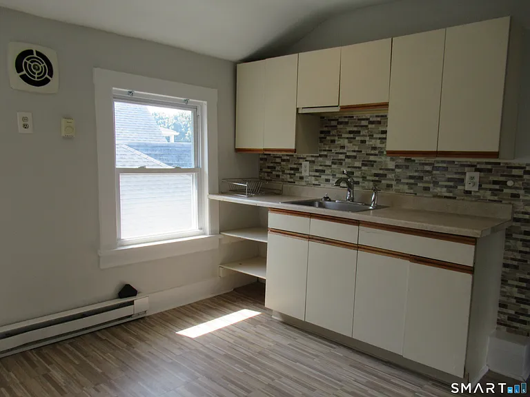 81 Jetland St #3 — Photo 2