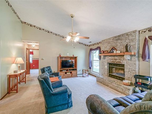 5th image of 3066 N River Birch Dr