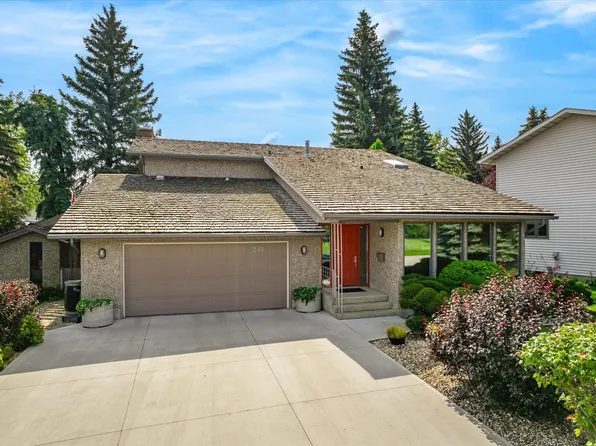 241 Greenoch Cres NW, Edmonton, AB T6L 1W6