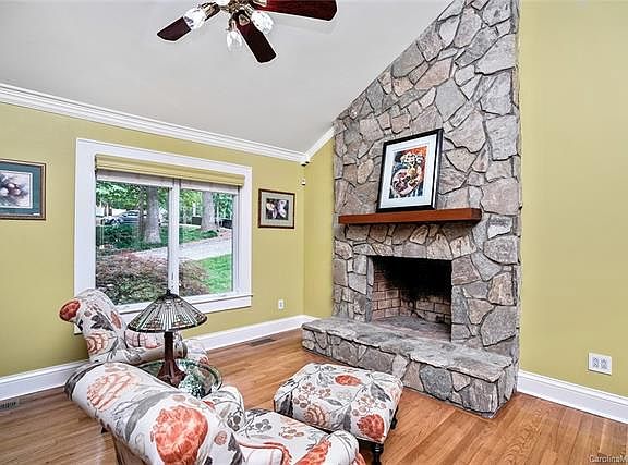 5th image of 142 Ardmore Pl