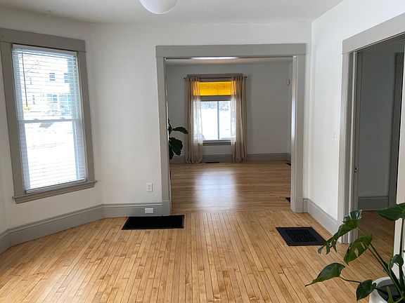 4th image of 2338 Fillmore St NE #1