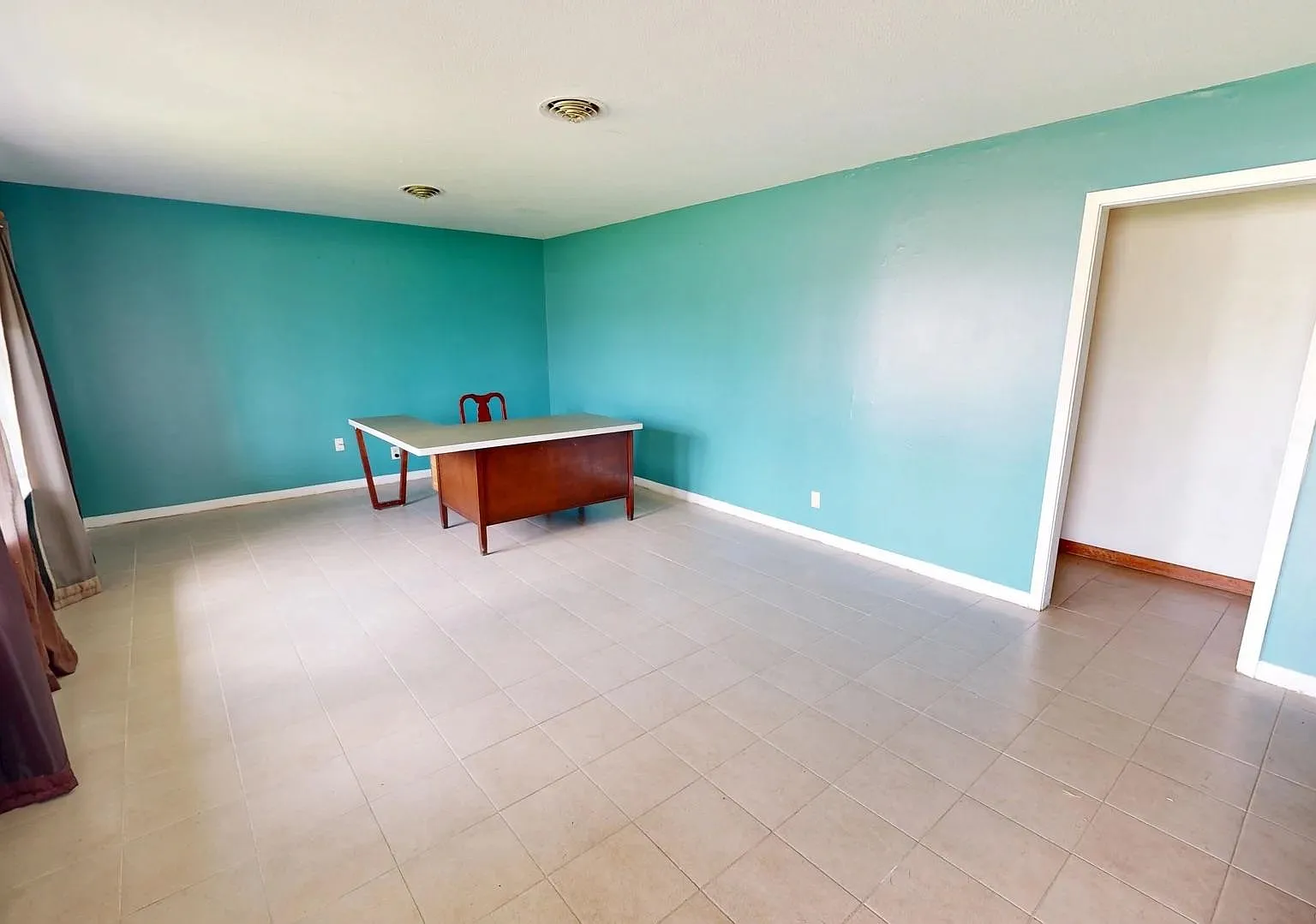 3 bed, 2.0 bath, 1362 sqft, $1,600 — Photo 2