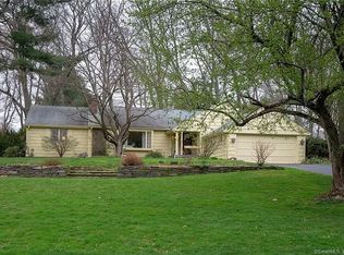 30 Cliffmore Rd, West Hartford, CT 06107